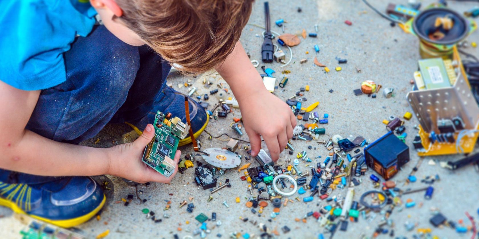 The 5 Best Electronics Kits for Kids MakeUseOf