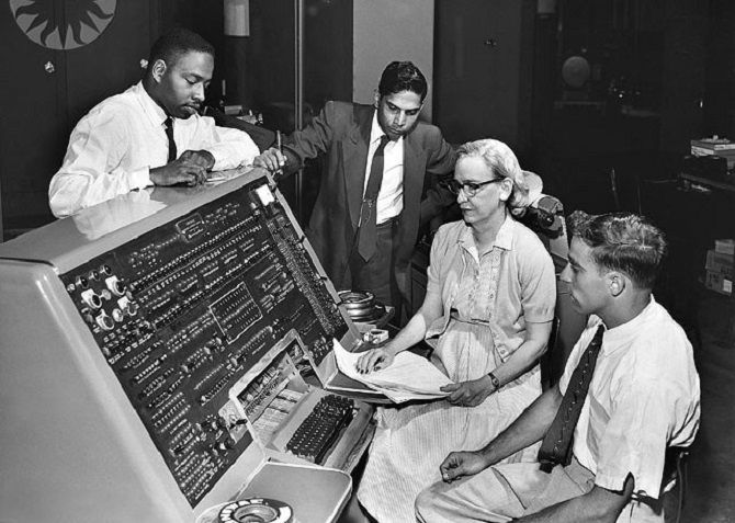 Grace Hopper COBOL computer - Che cos’è COBOL e perché è richiesto?