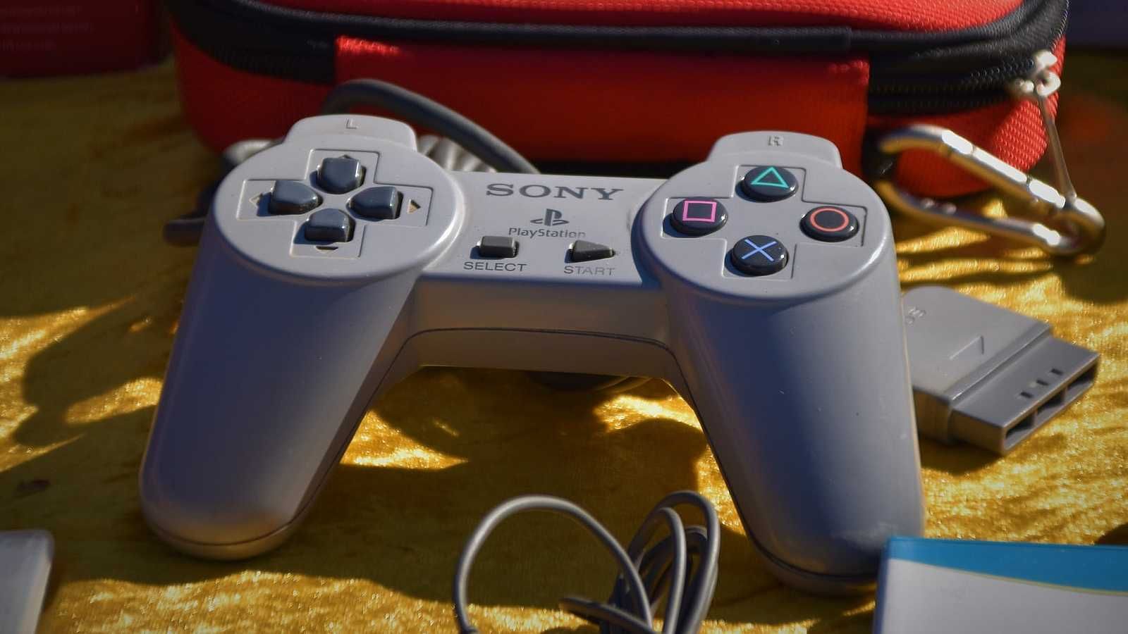 Playstation Controller - Come si è evoluto il controller PlayStation da PS1 a PS5
