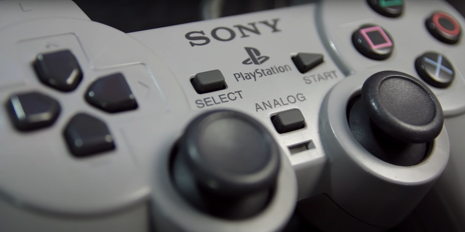 dula analog - Come si è evoluto il controller PlayStation da PS1 a PS5